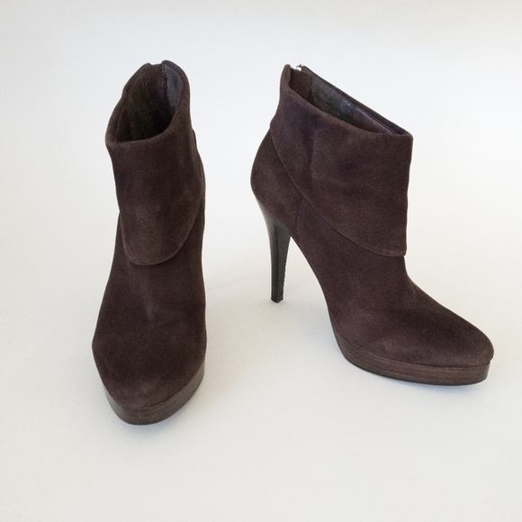 3 for $30! SALE Steve Madden Trishia Brown Suede Ankle Booties - Picture 2 of 10